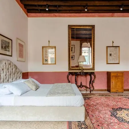 La Fenice Apartment *
