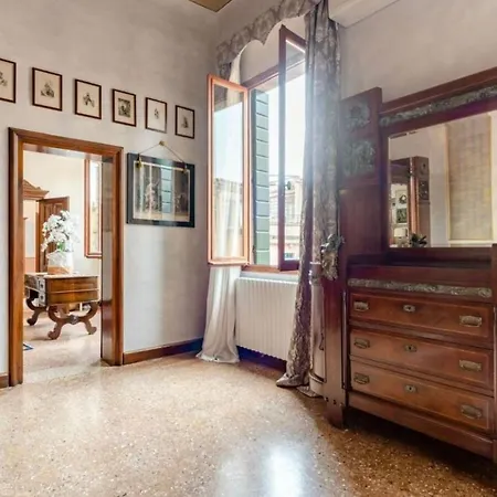 La Fenice Apartment *