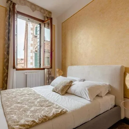 Apartment La Fenice Venedig