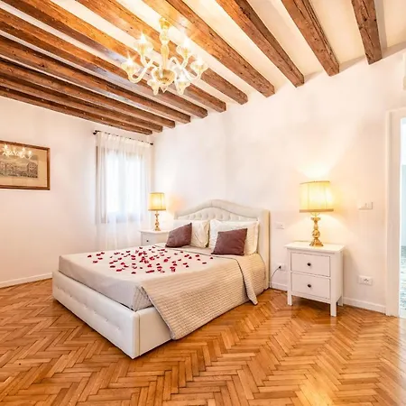 Casanova Fenice - Canal View Apartmán *