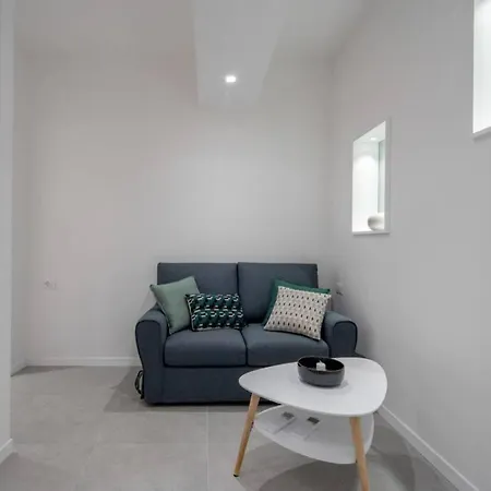 Apartment Ormesini Courtyard *