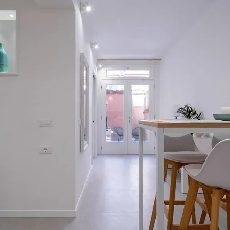 Apartment Ormesini Courtyard