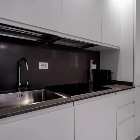 Ormesini Courtyard Apartment *