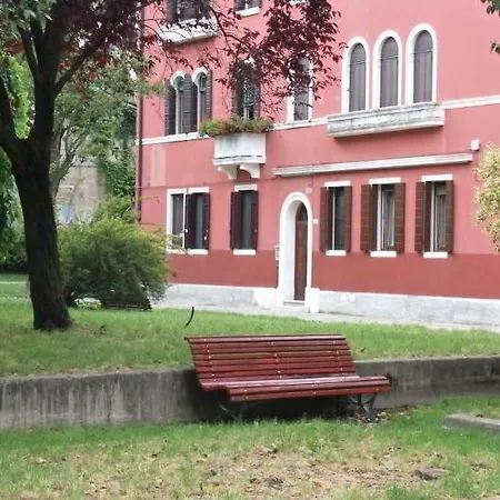 Hostel Hostel Biennale *