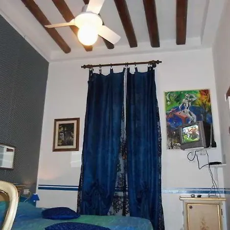 Hostel Biennale Hostel Venice