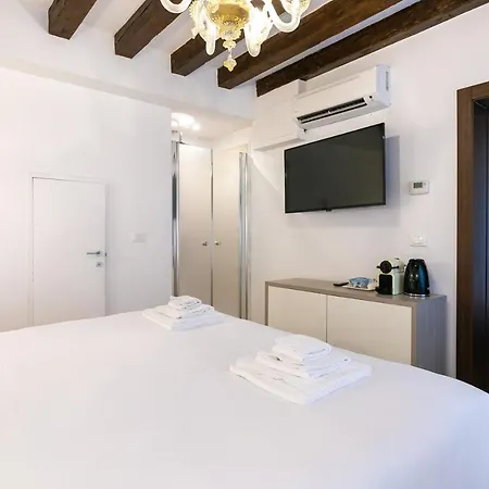 Rialto 707 Bed & Breakfast