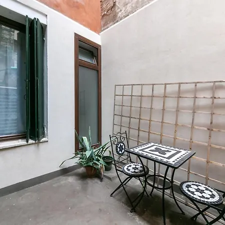 Rialto 707 Bed & Breakfast 2*
