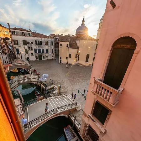 La Veneziana Boutique *