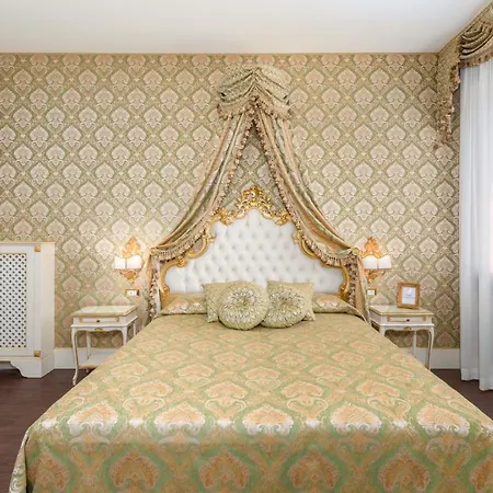 La Veneziana Boutique * Venice