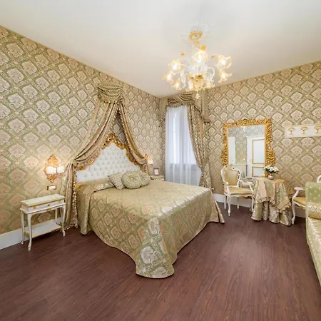 La Veneziana Boutique *