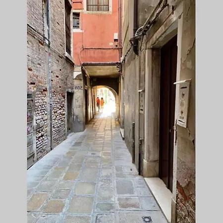 Ca' Silvestro Penthouse With Private Rooftop Appartement