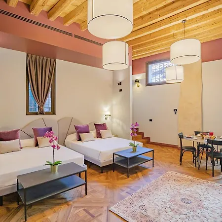 Corte Rubbi 6 Deluxe Apartment