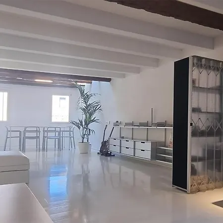 White Frari Apartment