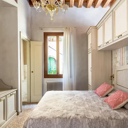 Apartment Ca' Cappello 1 With Canal View *