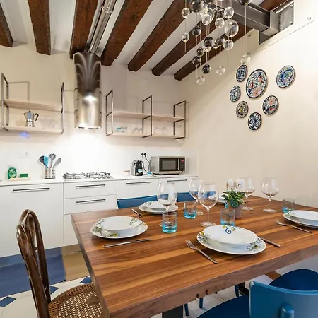 San Silvestro House * Venice