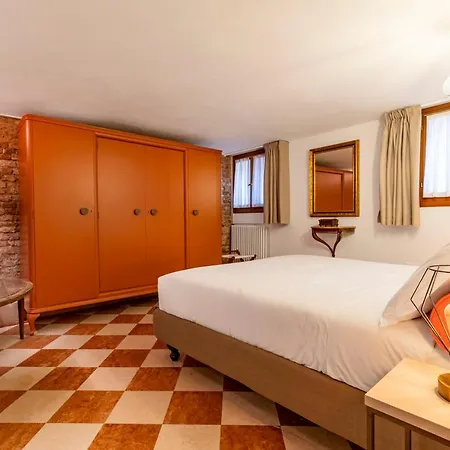San Silvestro House Venice