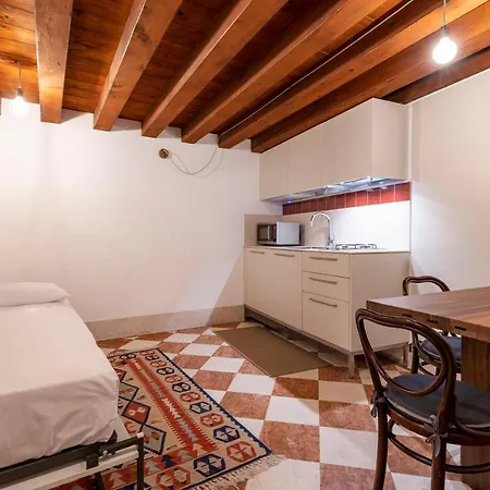 San Silvestro House Apartment *