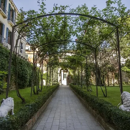 Ca' Nigra Lagoon Hotel 4*