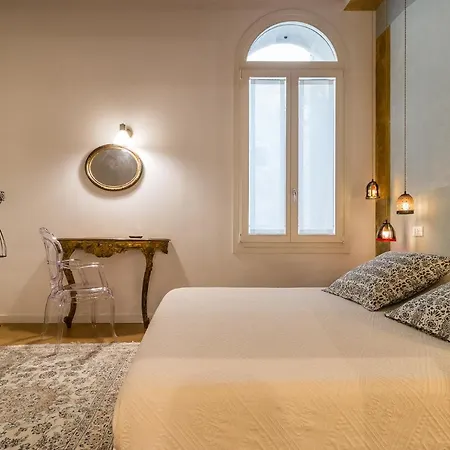Gallery House Apartment