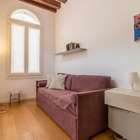 Apartment Gallery House *