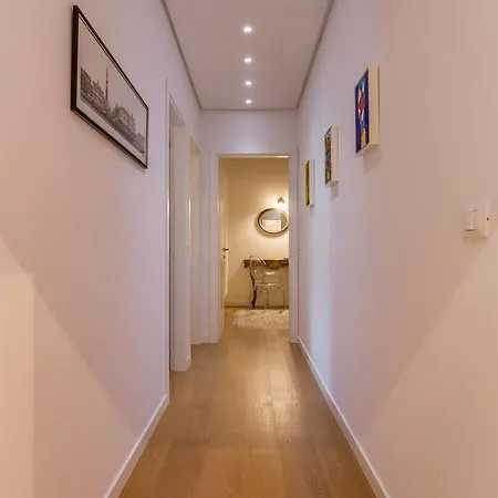Gallery House Apartment *