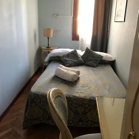 Alloggi Santa Sofia 2*