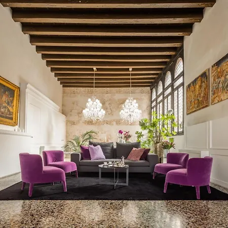 Apartment Palazzo Soranzo Noble Floor R&r
