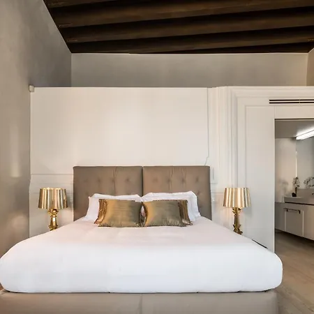 Apartment Palazzo Soranzo Noble Floor R&r