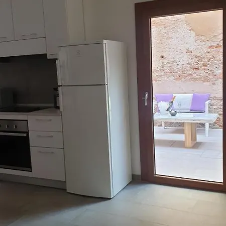 With Private Courtyard Apartment *
