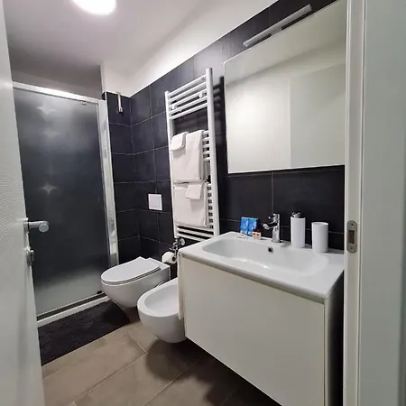 With Private Courtyard Apartment *
