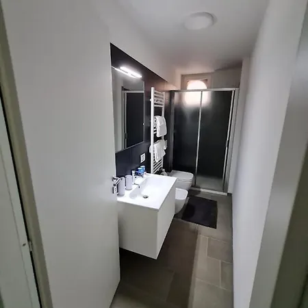 With Private Courtyard Apartment Venice