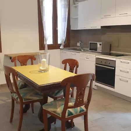 With Private Courtyard * Venice