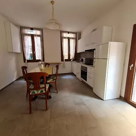 With Private Courtyard * Venice