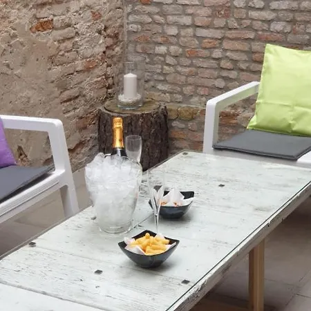 Apartment With Private Courtyard *