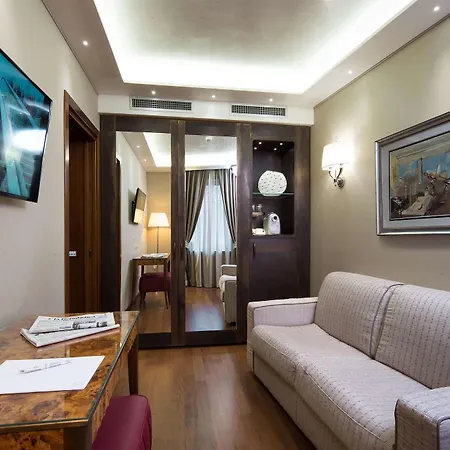 Santa Chiara 4*