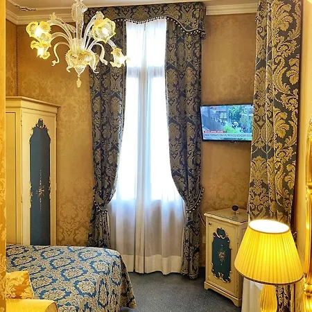 Becher 3* Venice