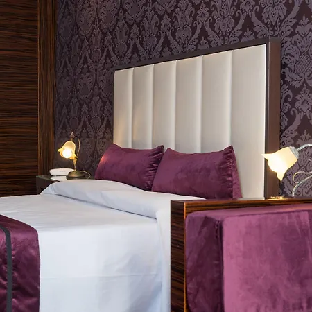 Guest house Locanda Leon Bianco On The Grand Canal Venice