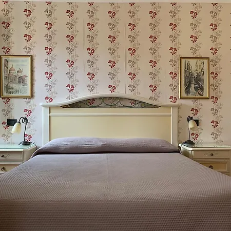 Al Campaniel Bed & Breakfast 2*