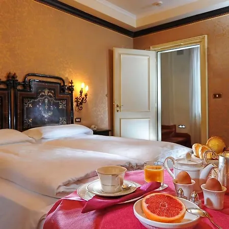 Flora Hotel 3*