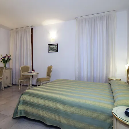 Orion Hotel 2*