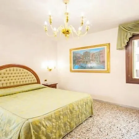 Antica Casa Carettoni 3* Venecia