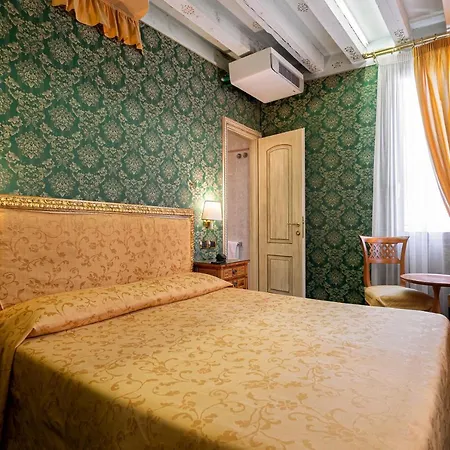 Santa Marina Hotel