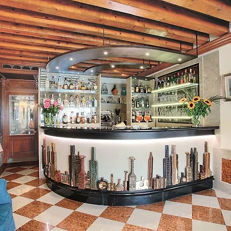 Santa Chiara Otel 4*