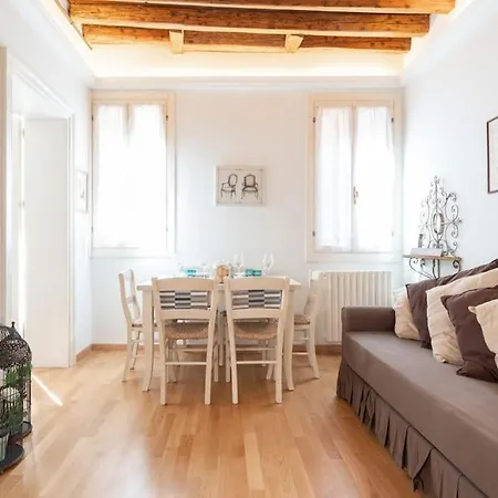 Casa Claudia Ai Frari Apartment Venice