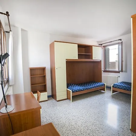 Hostel Biennale Hostel Venice