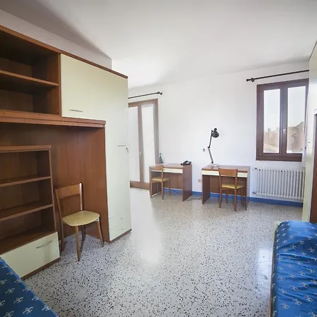 Hostel Hostel Biennale *