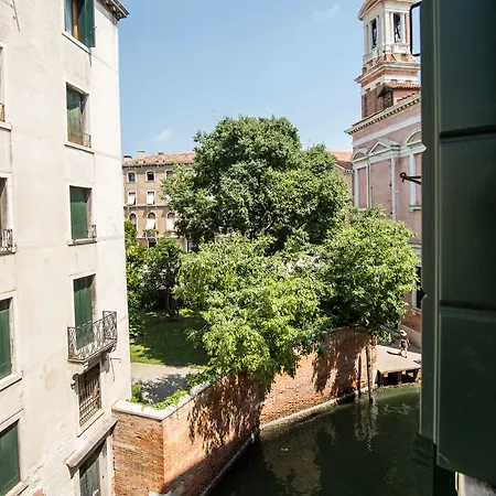 Guest house Locanda Leon Bianco On The Grand Canal 3*