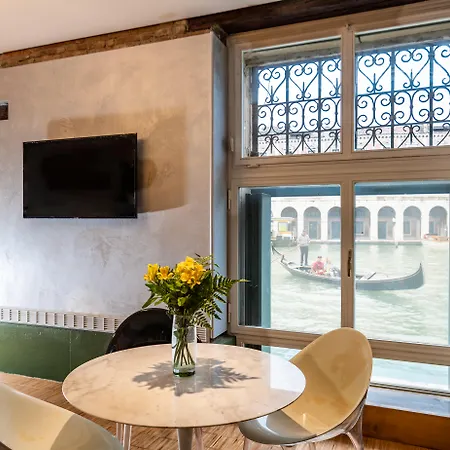 Locanda Leon Bianco On The Grand Canal 3*