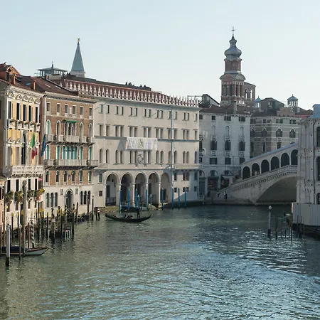 Guest house Locanda Leon Bianco On The Grand Canal