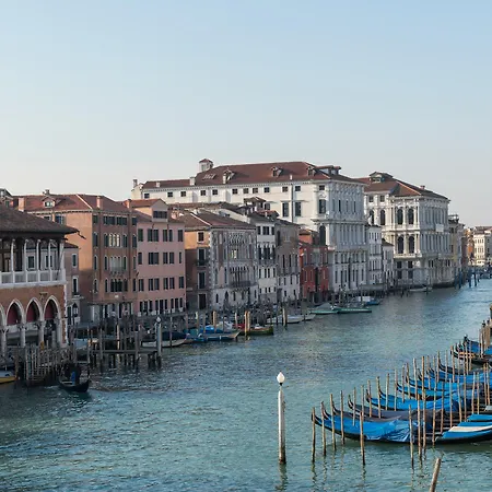 Locanda Leon Bianco On The Grand Canal 3*